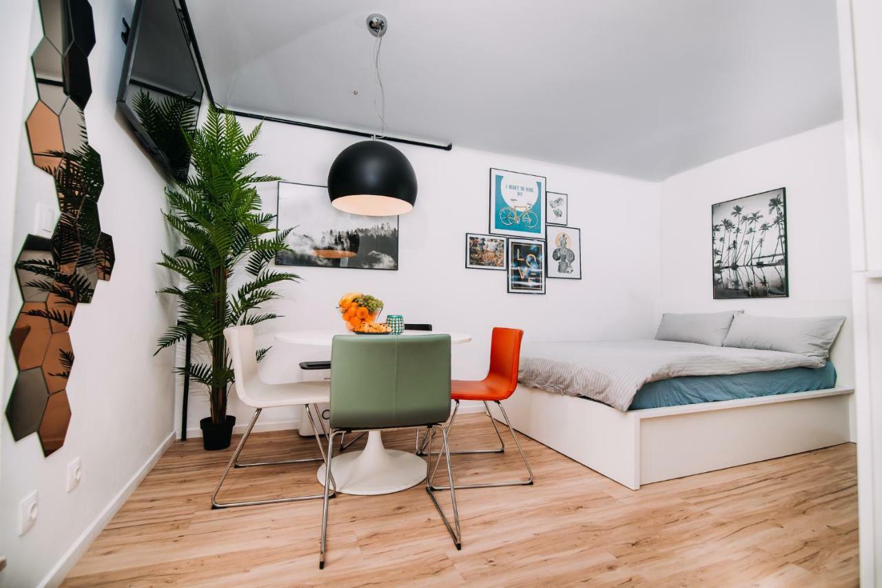 Hanna'S Suite With Free Parking リュブリャナ エクステリア 写真